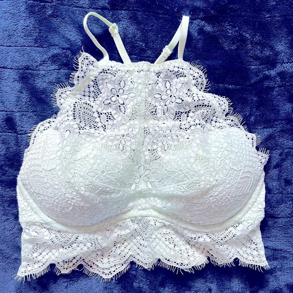 Victoria Secret bralette in size XS. Fits bra cup sizes AA-B.